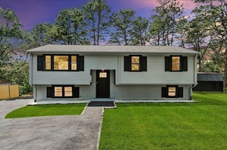 885 Long Pond Rd, Plymouth, MA 02360