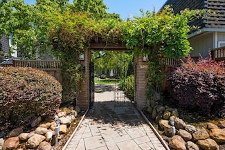 120 Oak Rim Way Unit 10, Los Gatos, CA 95032