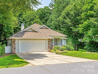 196 Eagle Chase Ln, Etowah, NC 28729