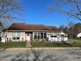 818B Liverpool Cir, Manchester, NJ 08759