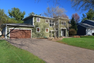 1160 Sycamore St W, Stillwater, MN 55082