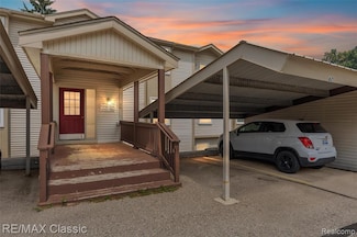 4990 Oak Hill Dr Unit 59, Waterford, MI 48329