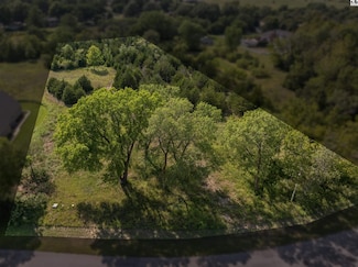 2901 Hawthorne Ln, Hutchinson, KS 67502