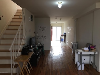 70 Roff St, Staten Island, NY 10304