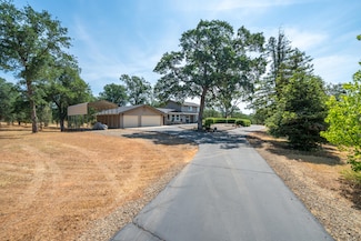 15842 Macleod Dr, Redding, CA 96001