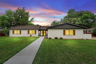 656 Falcon Dr, Woodway, TX 76712