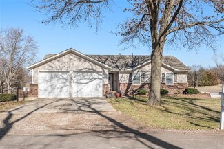 18458 Ridge Dr, Linwood, KS 66052