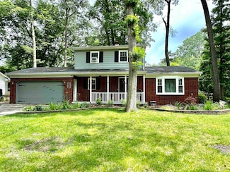 8464 Keitha Dr, Lambertville, MI 48144