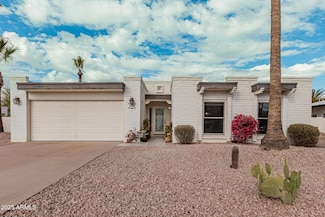 628 E Calavar Rd, Phoenix, AZ 85022