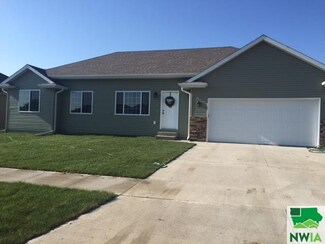 504 E 25th St, South Sioux City, NE 68776