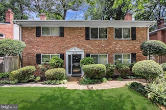 811 E Timber Branch Pkwy, Alexandria, VA 22302