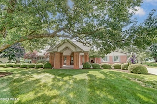 1575 Fairway Dr, Lima, OH 45805