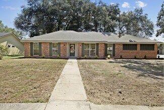 500 Roselawn Blvd, Lafayette, LA 70503