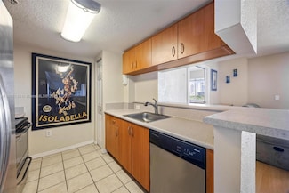 816 NW 11th St Unit 705, Miami, FL 33136
