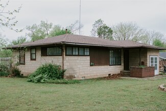 403 N Hillcrest St, Ada, OK 74820