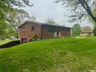 728 Loren Dr, Quincy, IL 62305