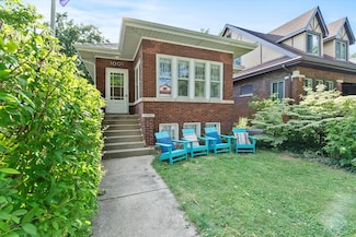 1001 N Taylor Ave, Oak Park, IL 60302
