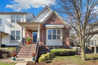 2483 Waterbury Ln, Buffalo Grove, IL 60089