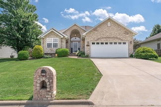 3648 N Bridgewood Ave, Springfield, MO 65803