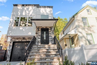 63 Oak St, East Orange, NJ 07018