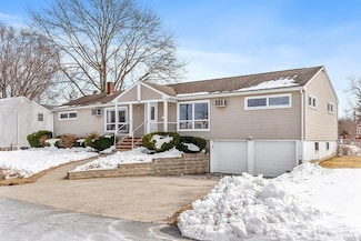 20 Crestshire Dr, Lawrence, MA 01843