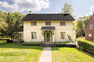 326 Berkeley Dr, Syracuse, NY 13210