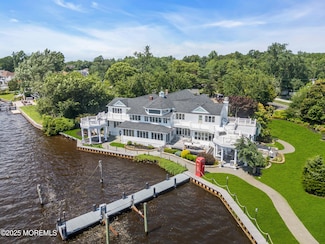 35 Magnolia Ln, Toms River, NJ 08753