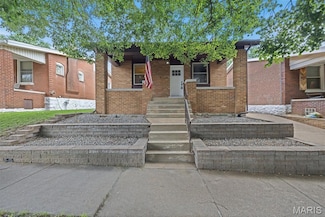 5233 Neosho St, Saint Louis, MO 63109