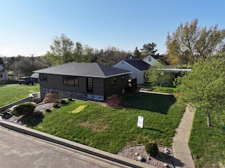 307 3rd St, Presho, SD 57568