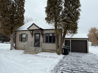 2125 Riverview Dr, Green Bay, WI 54303