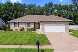 1713 Whitetail Ln, Pekin, IL 61554
