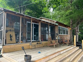 64 Patrick Dr, Hammond, NY 13646