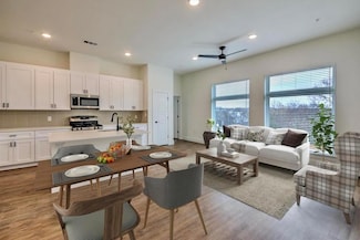 1811 Webberville Rd Unit 1307, Austin, TX 78721