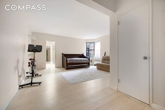 330 E 70th St Unit 4G, New York, NY 10021