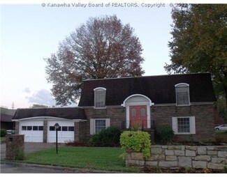 121 Shawnee Estate, Winfield, WV 25213