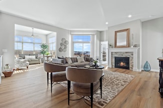 433 Standing Stone Dr Unit 16-38, Waukesha, WI 53189