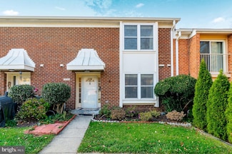 3704 Persimmon Cir, Fairfax, VA 22031