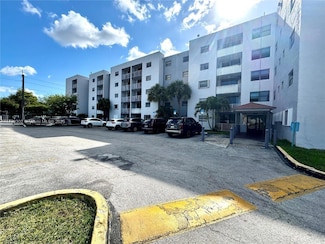 8145 NW 7th St Unit 211, Miami, FL 33126