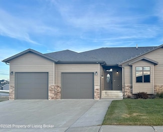 1638 14th St W, Dickinson, ND 58601