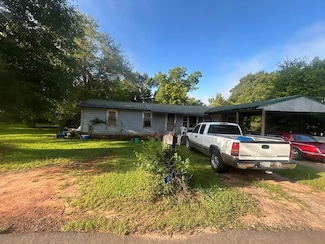 82 Stewart St, Cuthbert, GA 39840