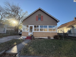 907 N Monroe St, Hutchinson, KS 67501