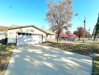 429833 E 1156, Checotah, OK 74455