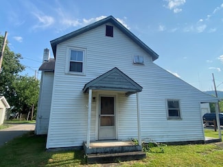 16 Moresque Ln, Corning, NY 14830