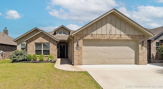5117 S Walnut Creek Dr, Sand Springs, OK 74063