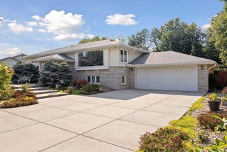 760 Upper Colonial Dr, Saint Paul, MN 55118