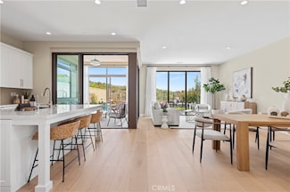 128 Tomahawk, Irvine, CA 92618