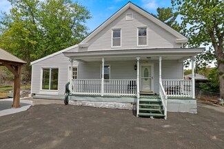 31 Parham Rd, Tyngsboro, MA 01879