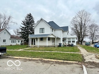 602 W 10th St, Rushville, IN 46173