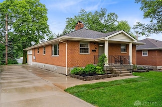 2712 Acorn Dr, Dayton, OH 45419