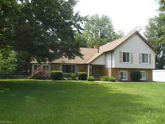 4451 Larchwood Cir NW, Canton, OH 44718